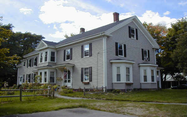 33 South St in Medfield, MA - Foto de edificio