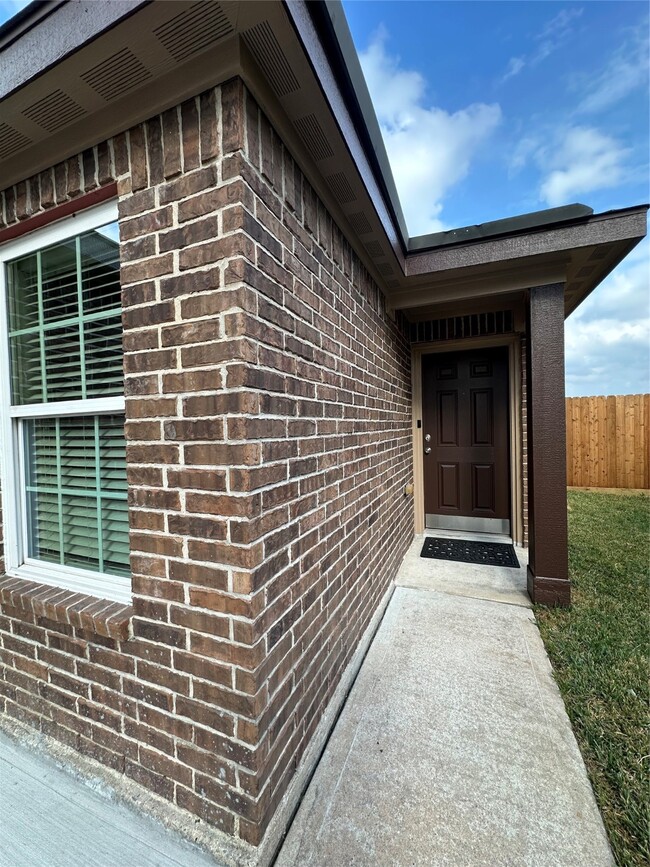 property at 11203 Hall Ridge Ct