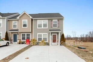 203 Ran Rue Drive in Martinsburg, WV - Building Photo