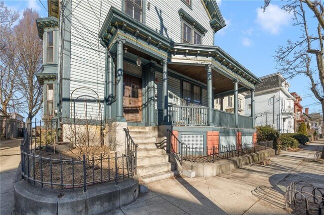 89 Oak St in Providence, RI - Building Photo - Building Photo