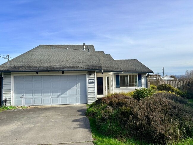 property at 2651 Lincoln Ave