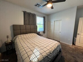 8330 Carabiner Ct in Las Vegas, NV - Building Photo - Building Photo