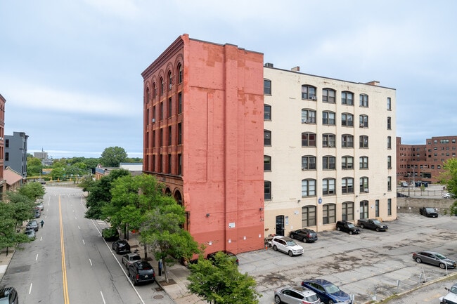 The Smith Gormly in Rochester, NY - Foto de edificio - Building Photo