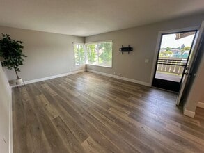 23 Rockwood in Irvine, CA - Building Photo - Building Photo