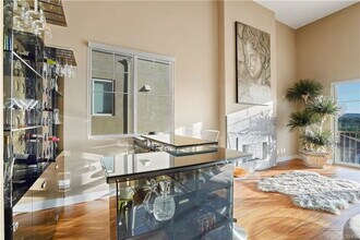 5672 Como Cir in Los Angeles, CA - Building Photo - Building Photo