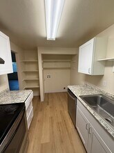 6293 SW Valley Ave, Unit #1 in Beaverton, OR - Foto de edificio - Building Photo