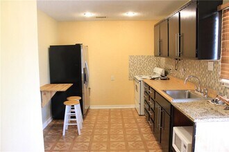 6 Fairview Dr in Round Rock, TX - Building Photo - Building Photo