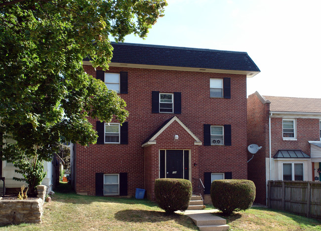 124 E 6th Ave in Conshohocken, PA - Foto de edificio - Building Photo