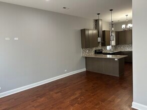 3658 W Armitage Ave in Chicago, IL - Building Photo - Building Photo