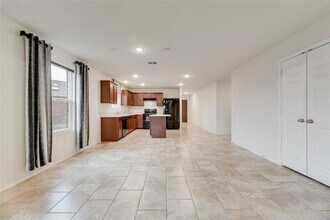 1802 Aslynn Cir in Aubrey, TX - Building Photo - Building Photo