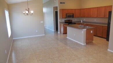 9310 W Beryl Ave in Peoria, AZ - Building Photo - Building Photo