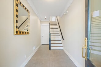 31 East Ave in New Canaan, CT - Foto de edificio - Building Photo