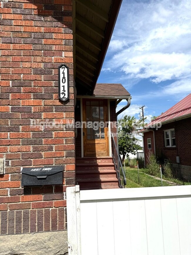 property at 710 1/2 N Jackson St