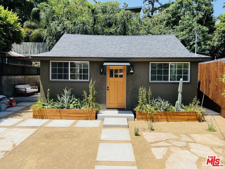 3815 Fernwood Ave in Los Angeles, CA - Building Photo