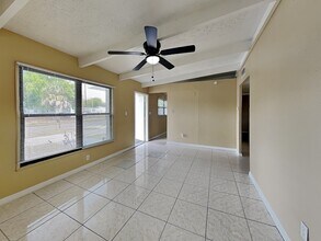 8403 Libby Ln in Tampa, FL - Building Photo - Building Photo