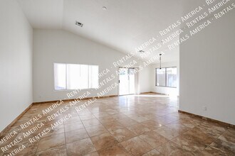 9067 W Yale St in Phoenix, AZ - Building Photo - Building Photo