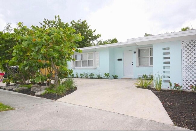 property at 5501 Spruce Ave