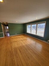 8862 N Malibu Dr in Bayside, WI - Building Photo - Building Photo