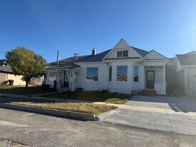 215 W 5th St in Anaconda, MT - Building Photo