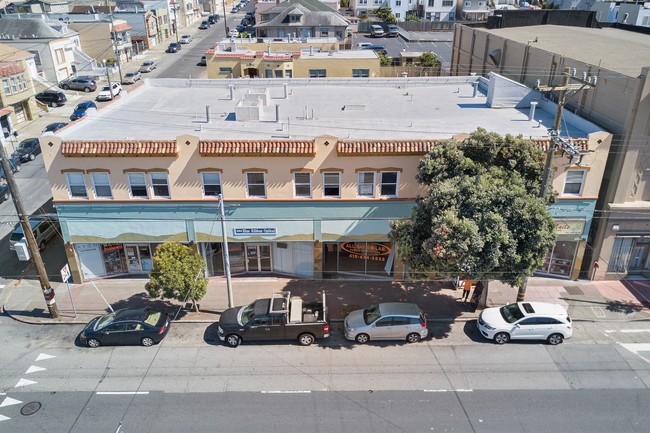 5809 Mission St in San Francisco, CA - Foto de edificio - Building Photo