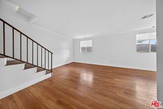 11063 Cumpston St in Los Angeles, CA - Building Photo - Building Photo