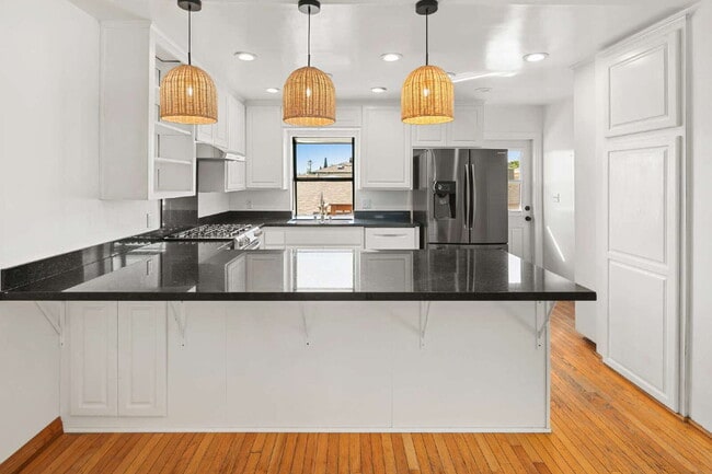 1166 Agate St in San Diego, CA - Building Photo - Building Photo