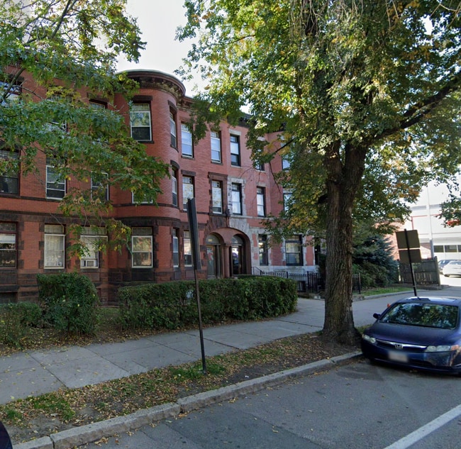 1911 Beacon St, Unit 3