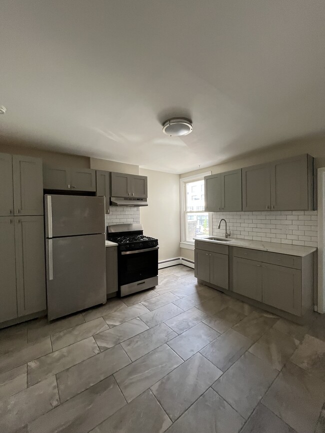 970 Broadway, Unit 2