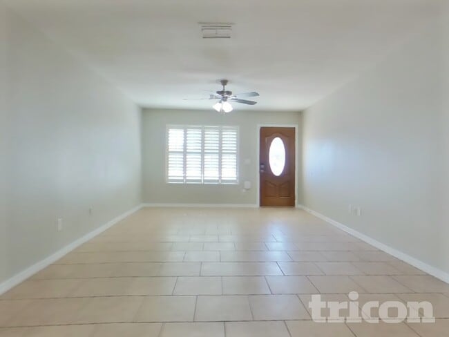 2108 W Hermosa Dr in Tempe, AZ - Foto de edificio - Building Photo