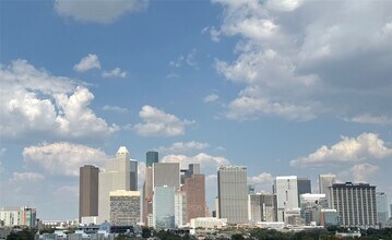 3120 Smith St in Houston, TX - Building Photo - Building Photo