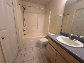 4128 Castellan Dr in Tallahassee, FL - Foto de edificio - Building Photo