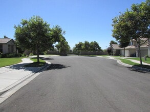 1390 Andleman Ct in Turlock, CA - Building Photo - Building Photo