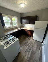 202 Burton Ave in Akron, OH - Foto de edificio - Building Photo