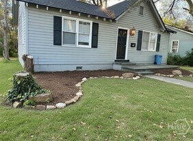 2033 California Ave in Savannah, GA - Building Photo