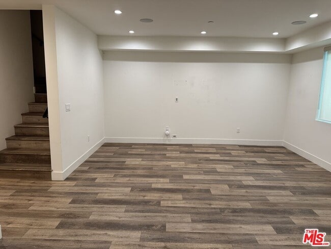 property at 621 Huntley Dr