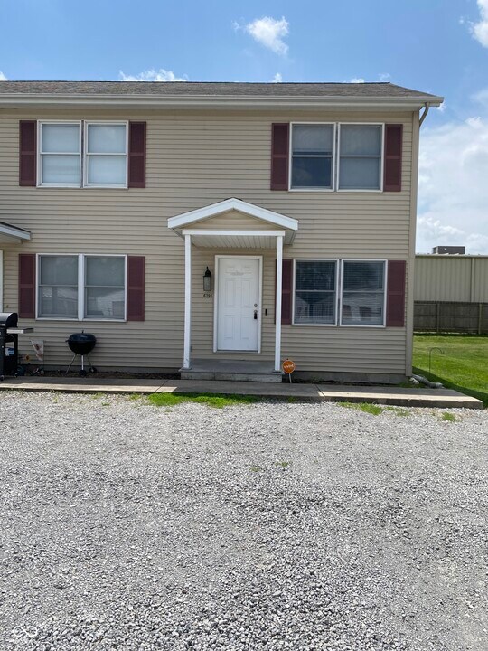 6291 E S St in Darlington, IN - Building Photo