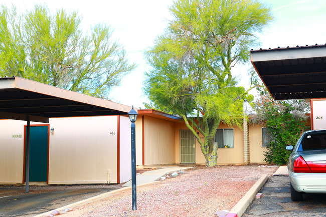 Bilmar Apartments in Tucson, AZ - Building Photo - Building Photo