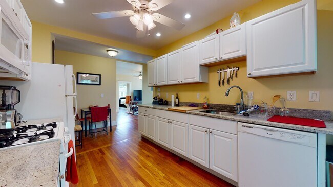 9 St Peter St-Unit -5 in Boston, MA - Building Photo - Building Photo