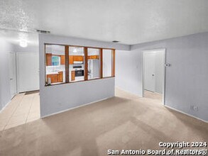 1019 Evening Dun St in San Antonio, TX - Building Photo - Building Photo