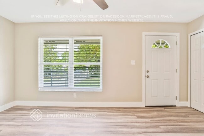 316 E Rose Ln in Lady Lake, FL - Building Photo - Building Photo