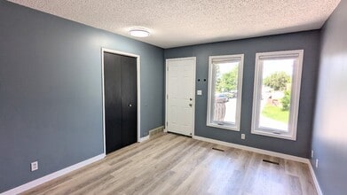 7316 Dalgliesh Dr in Regina, SK - Building Photo - Building Photo