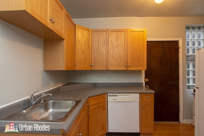 4224 N Paulina St, Unit M07B in Chicago, IL - Building Photo - Building Photo