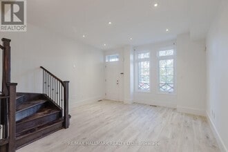 99 The Queensway in Toronto, ON - Building Photo - Building Photo