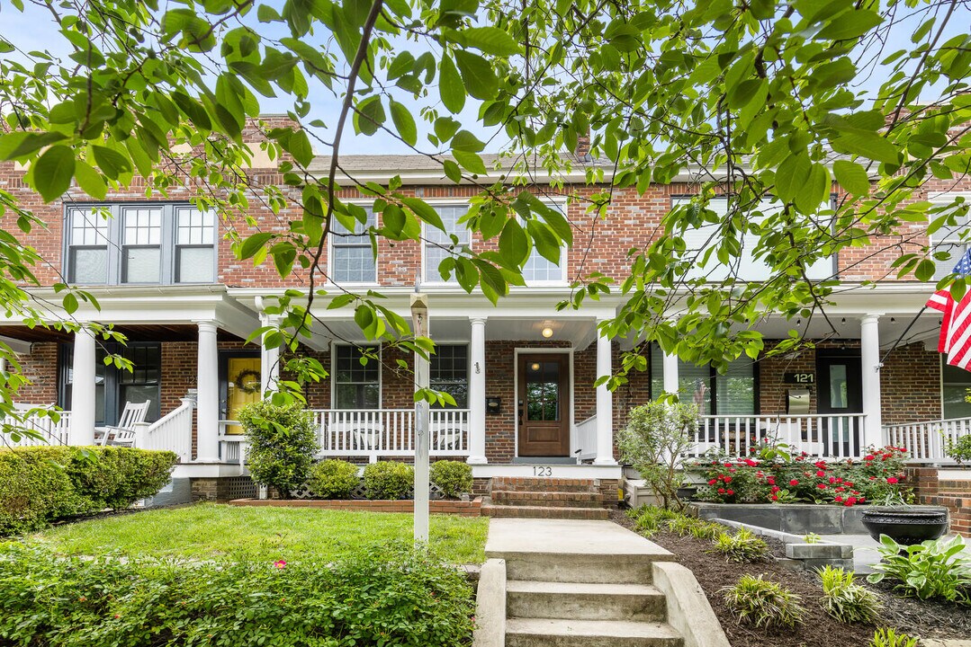 123 N Peyton St in Alexandria, VA - Building Photo