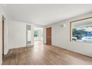 2020 Warner St NE in Salem, OR - Building Photo - Building Photo