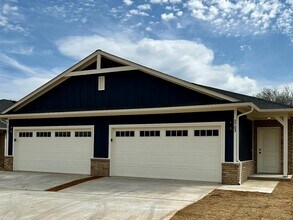 2711 Belmont Rd in Shawnee, OK - Building Photo - Building Photo