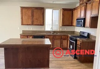 11716 Starlight Dr in Bakersfield, CA - Building Photo - Building Photo