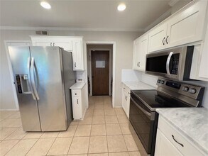 408 Little Chisholm Cir in Edmond, OK - Building Photo - Building Photo