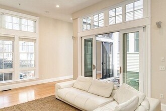 15 Valentine St, Unit #15 in Cambridge, MA - Building Photo - Building Photo