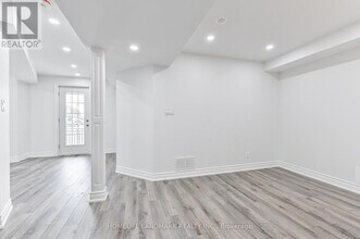 154 Roy Grv Wy in Markham, ON - Building Photo - Building Photo